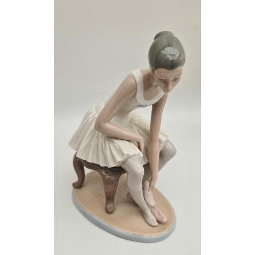 Lladro Nao Figurine - Ballerina Adjusting Shoes (Chipped Fingure) - 65 –  Amazing Antiques Etc.