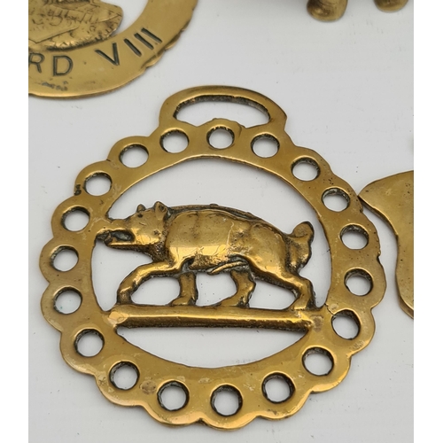 378 - Antique Brass Horse Brasses Plus A Cast Brass Elephant. The elephant measures 3.5 inches by 2.5 inch... 