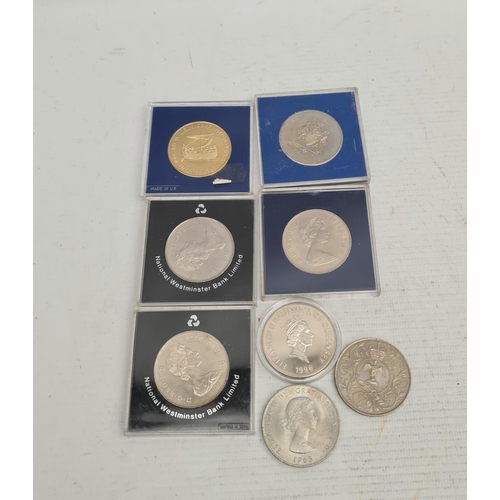 149 - 8 x Commemorative British Coins and Tokens Includes Metropolitan Police Youth Football Medal 1982 Gu... 