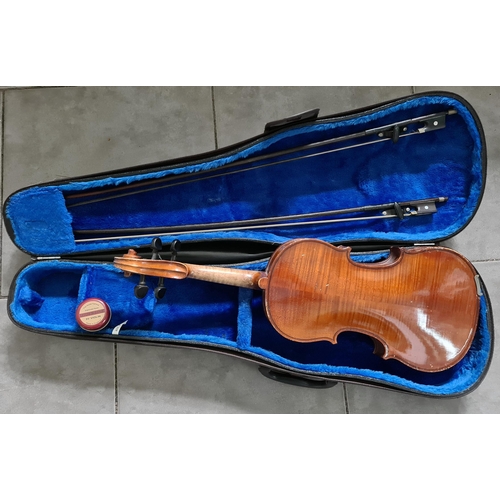 31 - Vintage Musical Instrument Piena Student Violin Made in Czechoslovakia. In Cathedral Hard Case and T... 