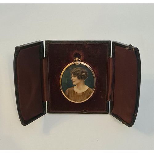 151 - Antiques Leather Cased Travelling Picture Frame Holder With Oval Gold Coloured Metal Picture Frame W... 