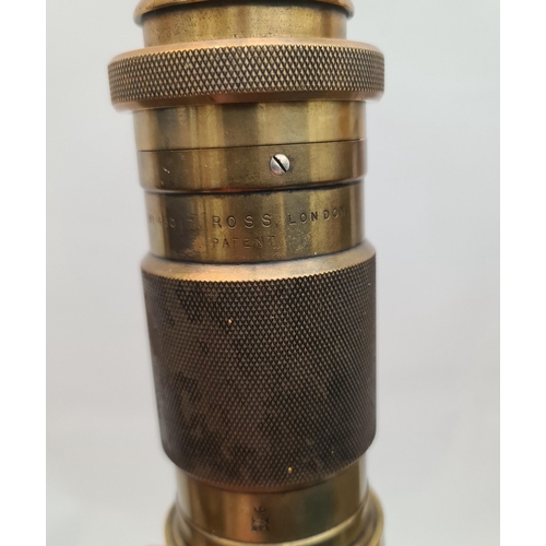 161 - WWII Artillery Brass Gun Sight Telescope By Ross of London No. 43017. Measures 60cm in length. Shipp... 