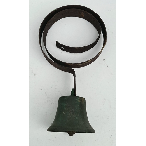 391 - Antique Shop Hanging Door Bell. Measures 27cm tall. Shipping is available. Please ask for a quote be... 