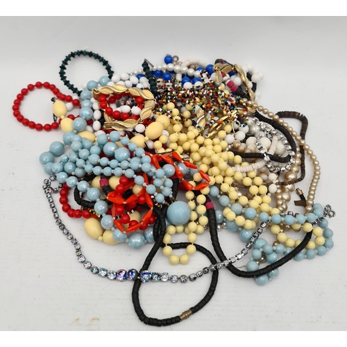 64 - Parcel of Assorted Vintage Costume Jewellery Necklaces. Shipping is available. Please ask for a quot... 