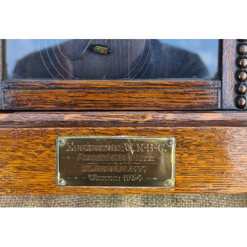 200 - Antique Oak Cased Mantle Clock Presented To Essington W.M-B-C Presidents Prize P Brindley 1934. Meas... 