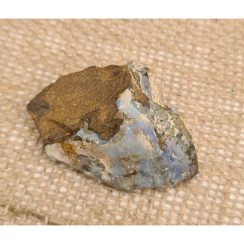 400 - Collectable Mineral Gen Opal. Measures 5.5cm by 4cm. Total weight 41g. Shipping is available. Please... 