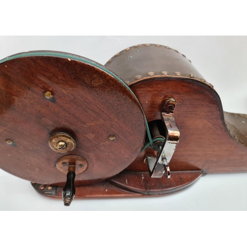 461 - Antique English 19th Century Mahogany and Copper Mechanical Fire Bellows. Measures 45cm by 17cm by 2... 