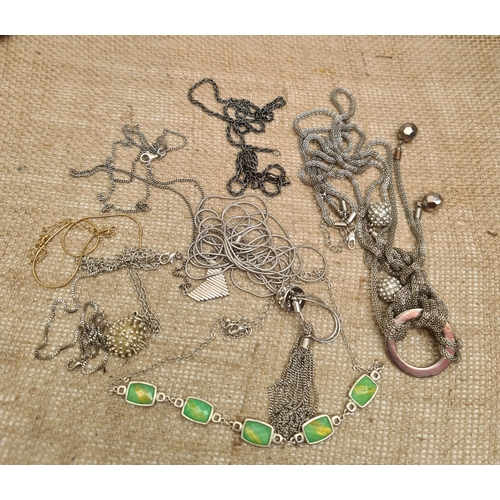 74 - Jewellery Parcel of Vintage Necklaces Eight in Total. Shipping is available. Please ask for a quote ... 