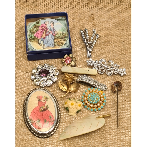 80 - Vintage 12 x Costume Jewellery Brooches. Shipping is available. Please ask for a quote before biddin... 