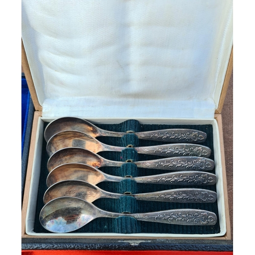 349 - Silver Plated W. C. Fields Shaped Vesta Case. Measures 6cm long with a spring loaded top. Shipping i... 