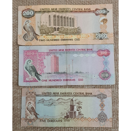 297 - Collectable Banknotes UAE United Arab Emirates Central Bank 5 Dirhams, 100 Dirhams and 200 Dirhams. ... 