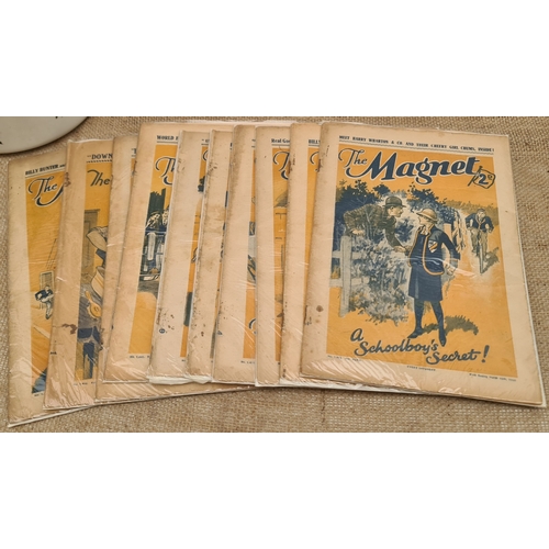 112 - 10 x Early 20th Century Comics the Magnet 1930's. Shipping is available. Please ask for a quote befo... 