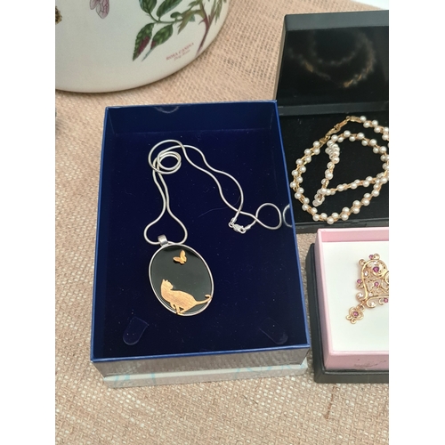 554 - Parcel of Jewellery Includes Necklaces Brooch and Sterling Silver Necklace and Cat Pendant. Shipping... 