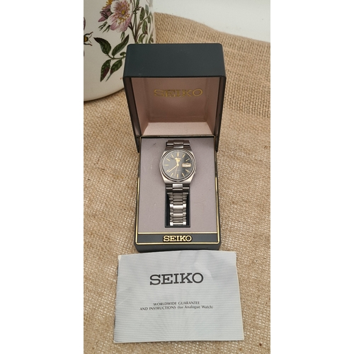 555 - Vintage Seiko Mens Wrist Watch Day Date and Automatic Serial Number 003867 In Original Box. Shipping... 