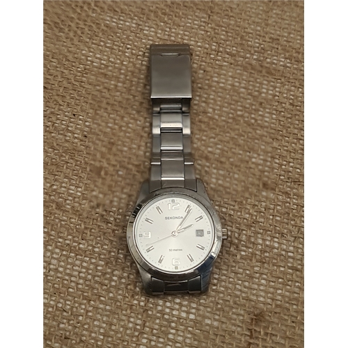 557 - Vintage Sekonda Mens Wrist Watch. Stainless Steel Strap and Case. Shipping is available. Please ask ... 