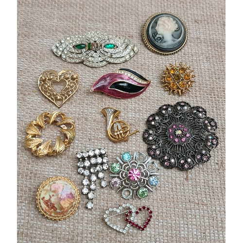 88 - Jewellery Vintage Parcel of Twelve Brooches. Includes Musical Novelty Brooch. Shipping is available.... 