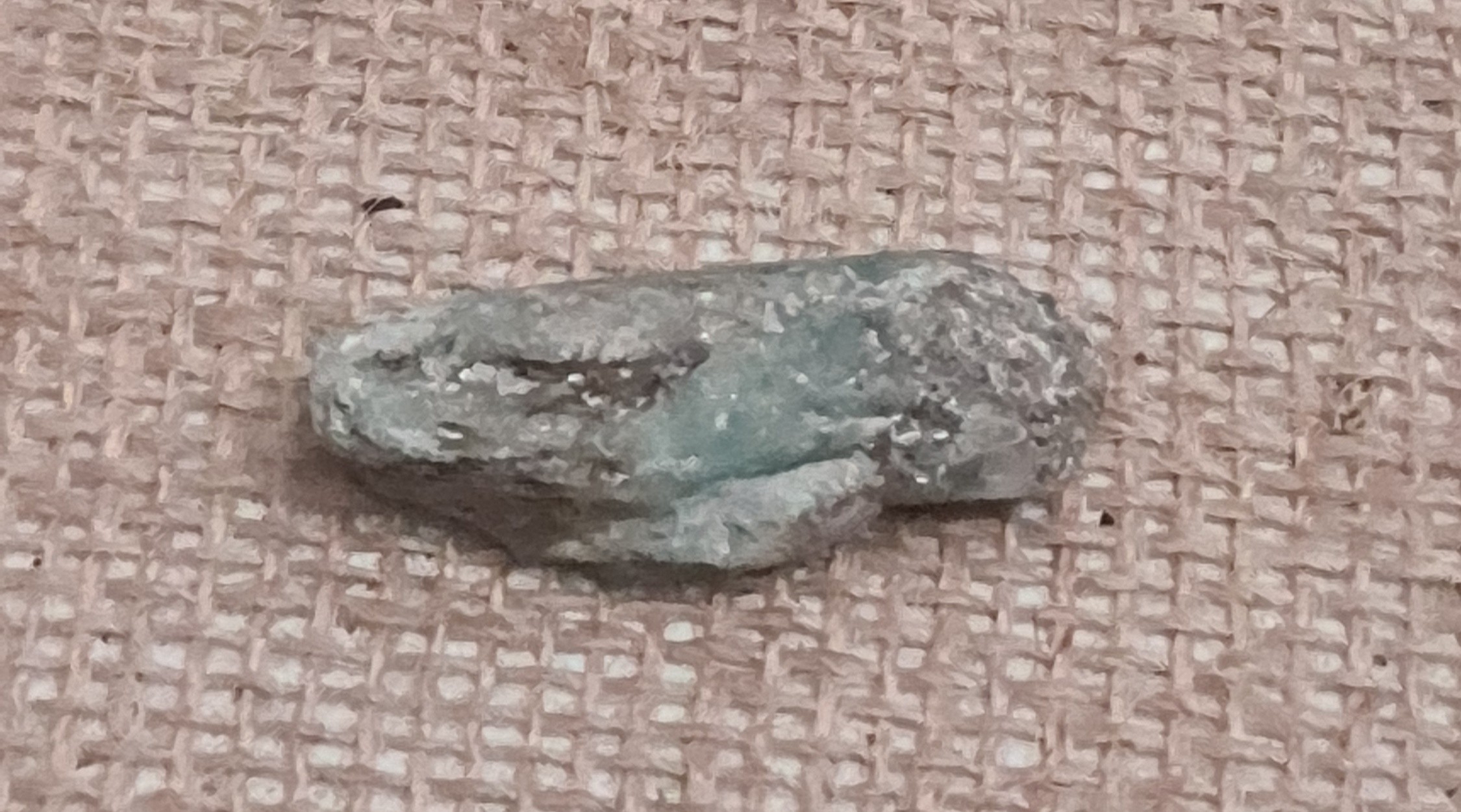Collectable Rocks and Minerals Emerald. Measures 4cm long weight 12g ...