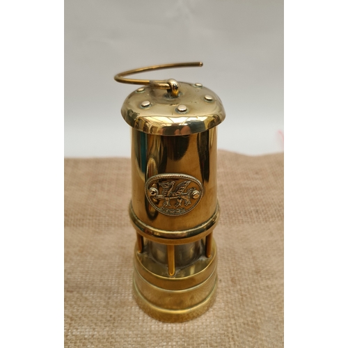 27 - Vintage Brass Musical Welsh Miners Lamp. Measures 17cm. Shipping is available. Please ask for a quot... 