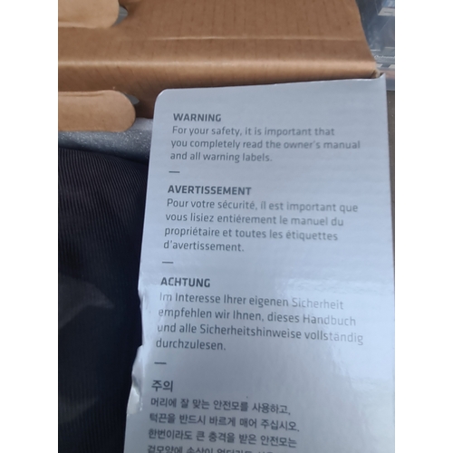 3 - HJC i90 Davan Matt Grey & White Flip Front Motorcycle Crash Helmet 58 -59cm. Boxed with Original Lab... 