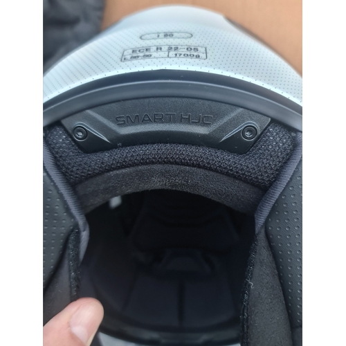 3 - HJC i90 Davan Matt Grey & White Flip Front Motorcycle Crash Helmet 58 -59cm. Boxed with Original Lab... 