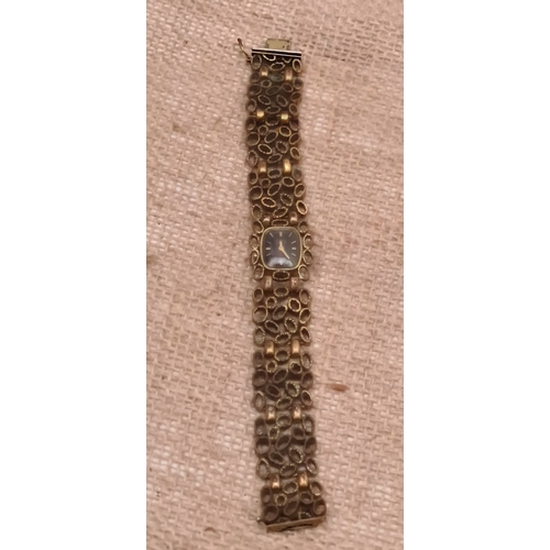 438 - Vintage Ladies Rotary Wrist Watch 17 Jewels. Needs a Service. Shipping is available. Please ask for ... 