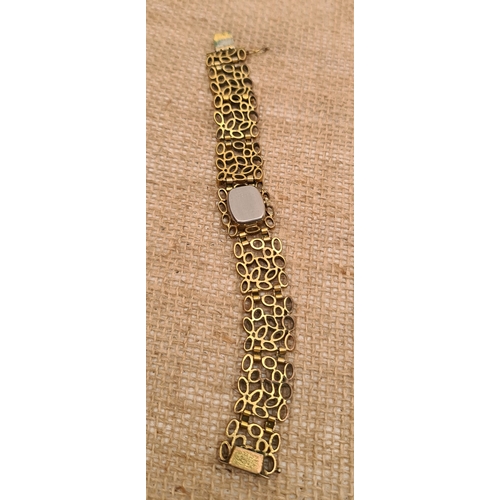 438 - Vintage Ladies Rotary Wrist Watch 17 Jewels. Needs a Service. Shipping is available. Please ask for ... 