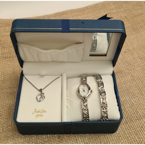 448 - Vintage Sekonda Watch Necklace and Bracelet Boxed Gift Set. Shipping is available. Please ask for a ... 
