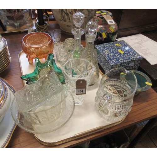 157 - TRAY OF ASSORTED GLASS