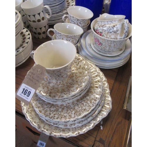 169 - WADE TEA SET AND BUNNYKINS CERAMICS