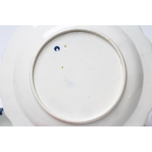 33 - A FIRST PERIOD WORCESTER PORCELAIN PLATE, c.1780, printed in underglaze blue with the 
