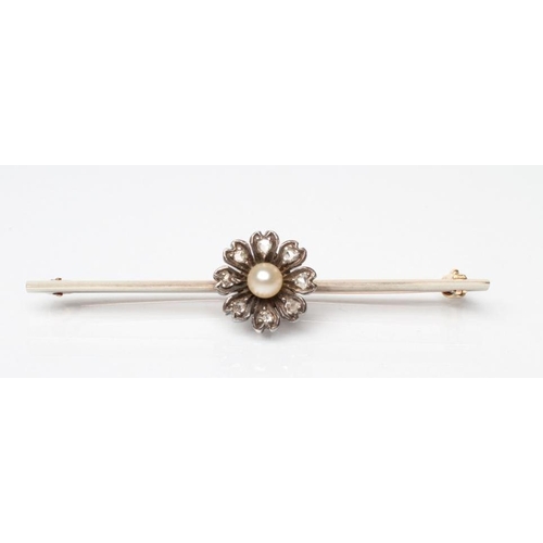 191 - A PEARL AND DIAMOND BAR BROOCH, the cultured pearl and eight rose cut diamond cluster on a knife edg... 