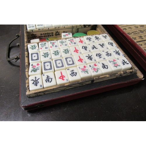 18 - VINTAGE MAHJONG SET