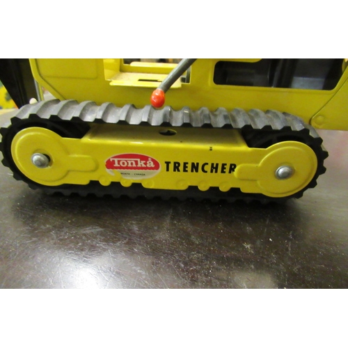 23 - TONKA TRENCHER  THREE DINKY TOYS AND A JIGSAW