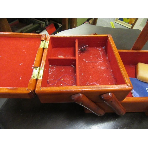 40 - SEWING BOX AND PASTA MAKER