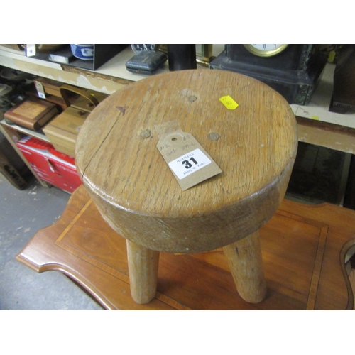 31 - OAK STOOL