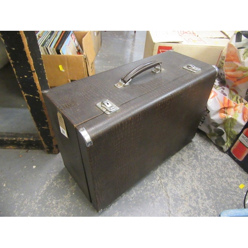 52 - CASED SINGER SEWING MACHINE