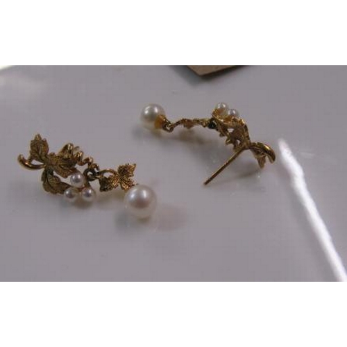 150 - PAIR OF 9CT GOLD AND CULTURED PEARL EARINGS 3.4 GMS GROSS