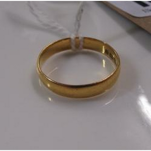 156 - 22CT GOLD WEDDING RING  2.8 GMS