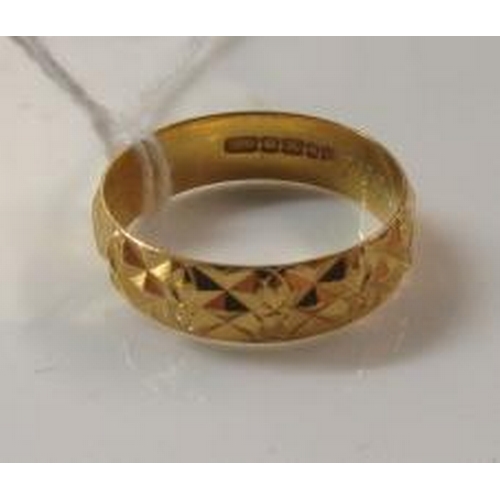 182 - 22CT GOLD FACETED WEDDING RING