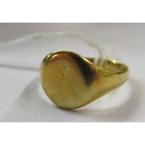 172 - 18CT GOLD SIGNET  RING   6.5 GMS