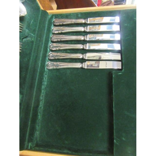 251 - PART CANTEEN OF CUTLERY
