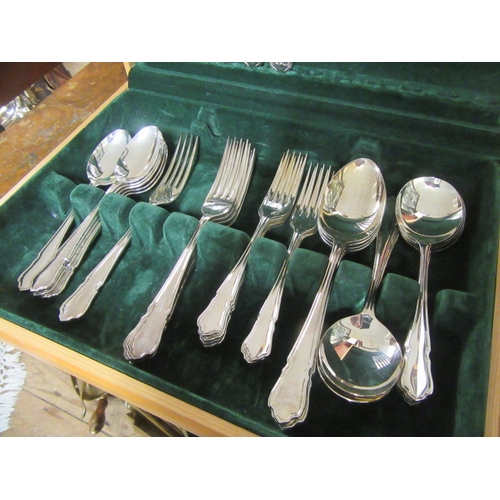 251 - PART CANTEEN OF CUTLERY