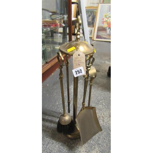 252 - BRASS FIRESIDE COMPANION SET