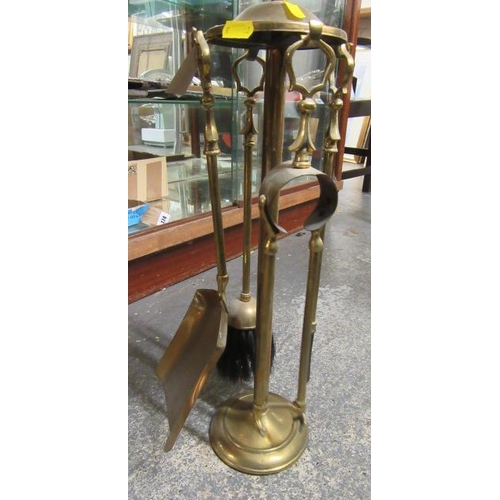 252 - BRASS FIRESIDE COMPANION SET
