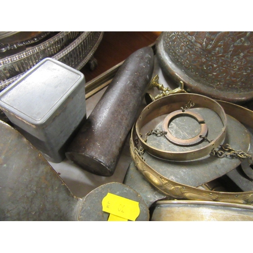 259 - TRAY OF METAL WARE INCLUDING BOAT PROPELLOR