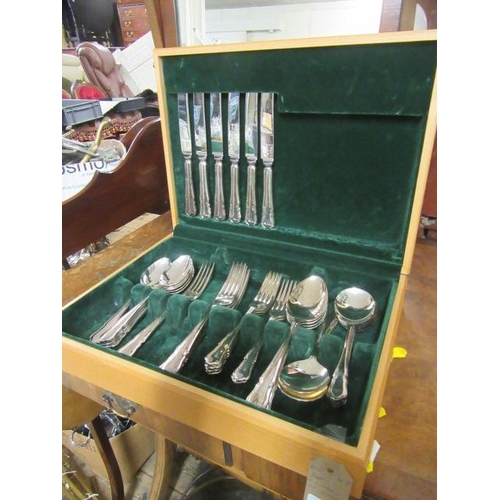 251 - PART CANTEEN OF CUTLERY