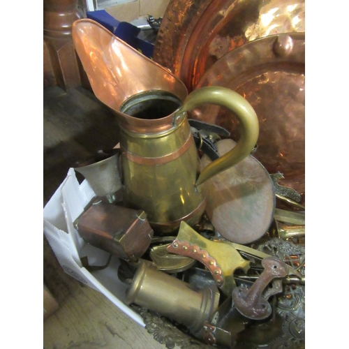 263 - BOX OF BRASS AND COPPER