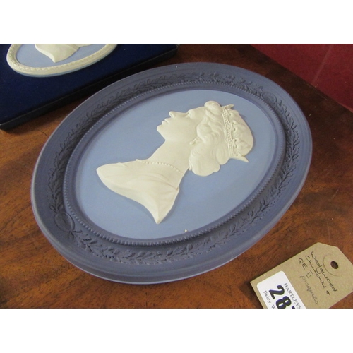 287 - WEDGWOOD CHURCHILL AND QUEEN ELIZABETH II PLAQUES