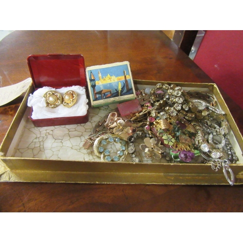 292 - SMALL BOX OF COSTUME JEWELLERY