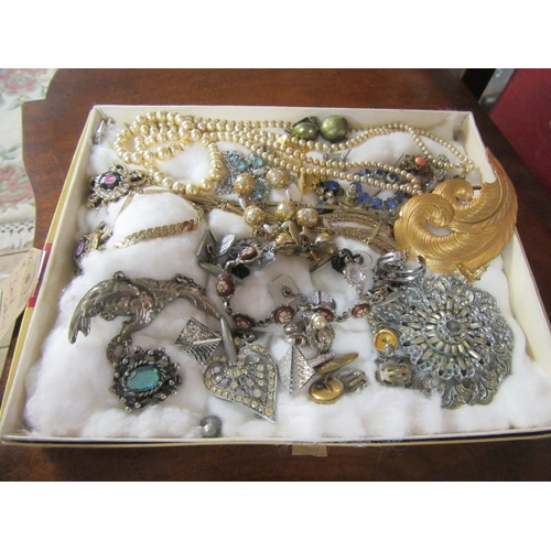 293 - BOX OF COSTUME JEWELLERY INCLUDING NECKLACES ETC